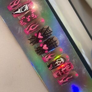Scream Pink and Black Spider Web Nail Set